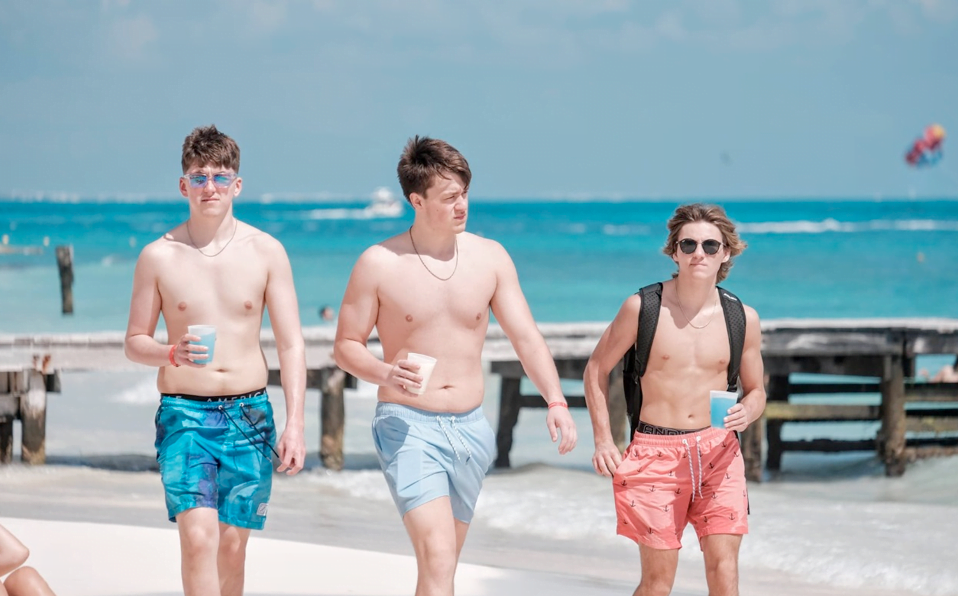 Fin de semana largo trajo hasta 20% más turistas para Cancún