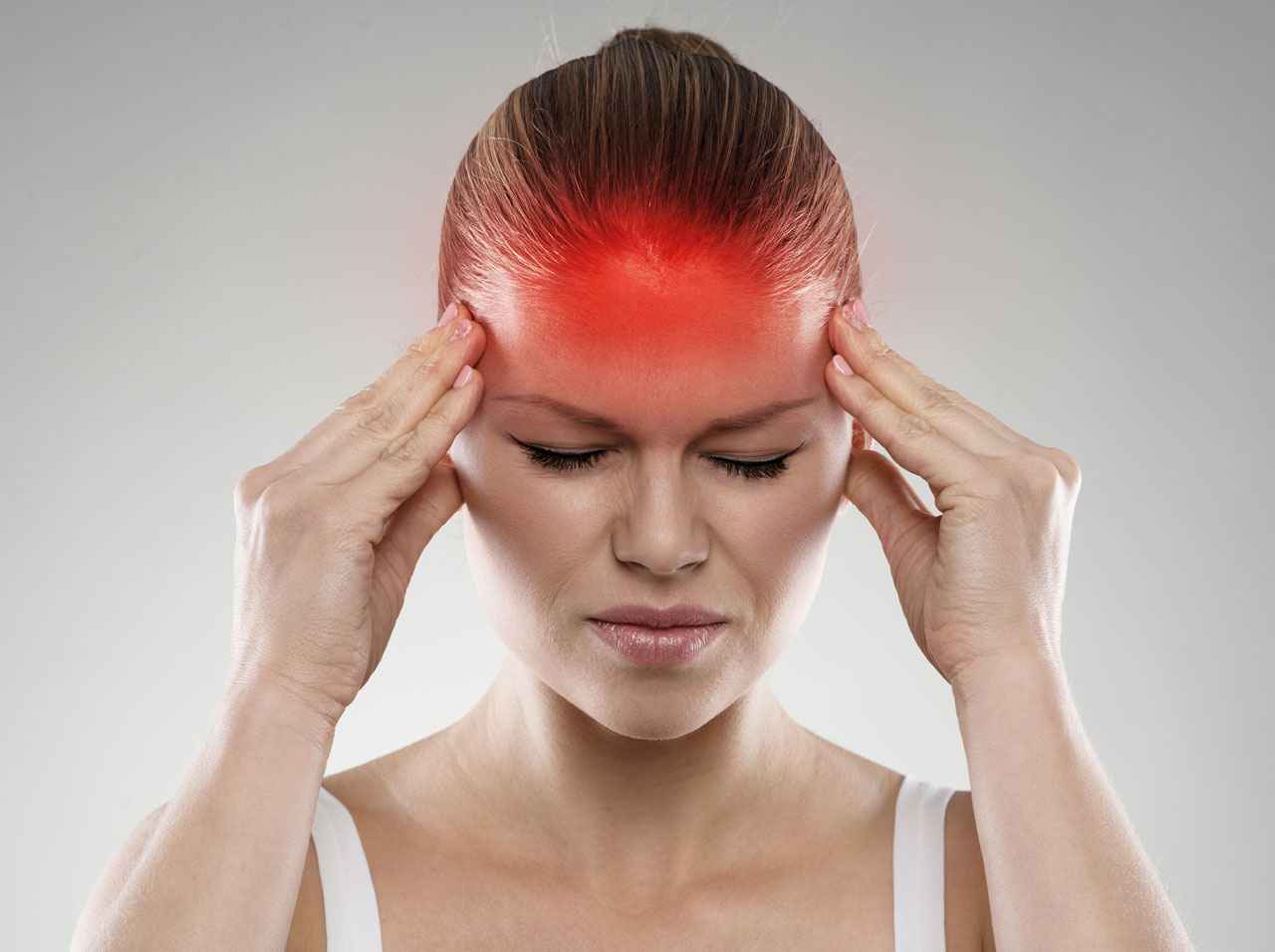 ¿Sufres migraña? Estos 5 remedios te ayudarán a aliviar el dolor de cabeza