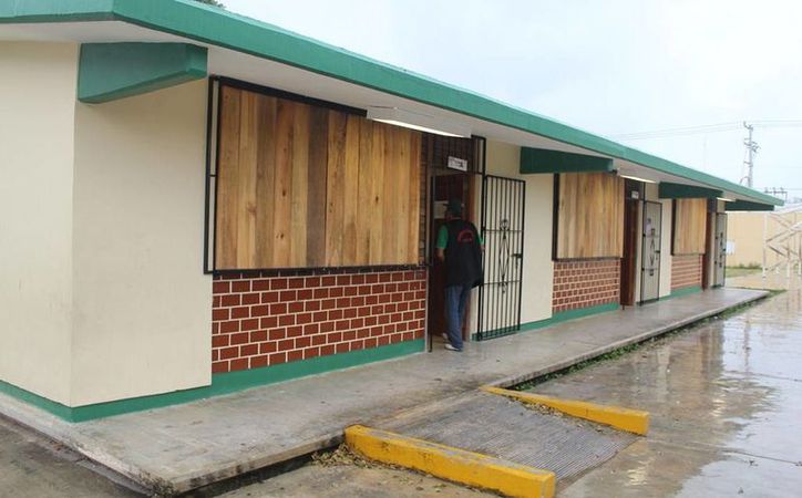 Buscan que escuelas sirvan como refugios anticiclónicos en Othón P. Blanco