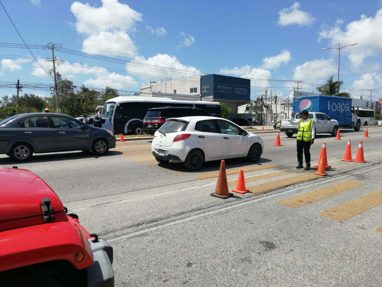 Inicia lunes instalación de paso peatonal frente a la Anáhuac de Cancún
