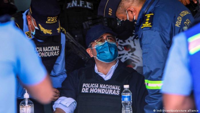 Extraditan a ex presidente de Honduras acusado de nacotráfico