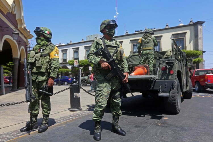 Refuerzan seguridad de Guadalajara con 450 militares