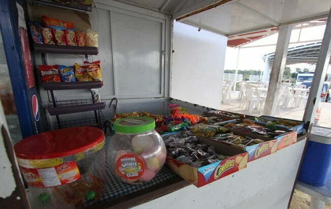 Alimentos chatarra sin vigilancia dentro de escuelas de Q.Roo
