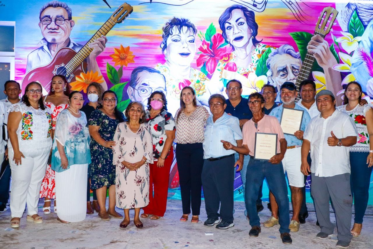 Trova Isleña: Develan mural en Isla Mujeres