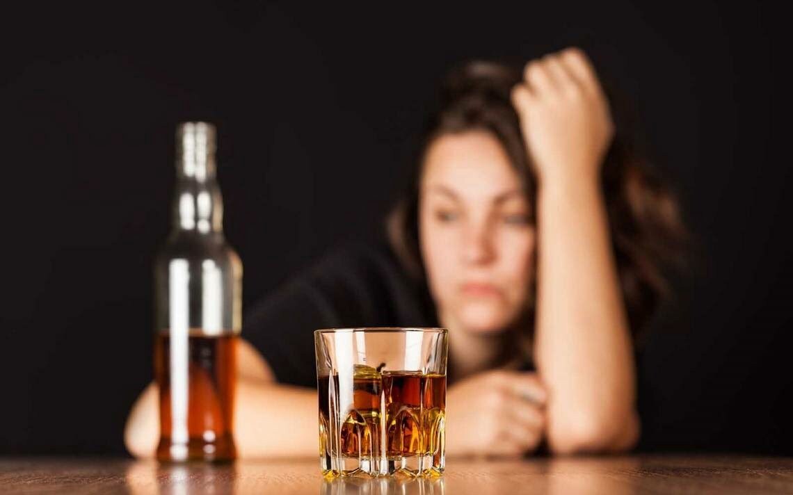 Registran altos niveles de alcoholismo mujeres de Q. Roo