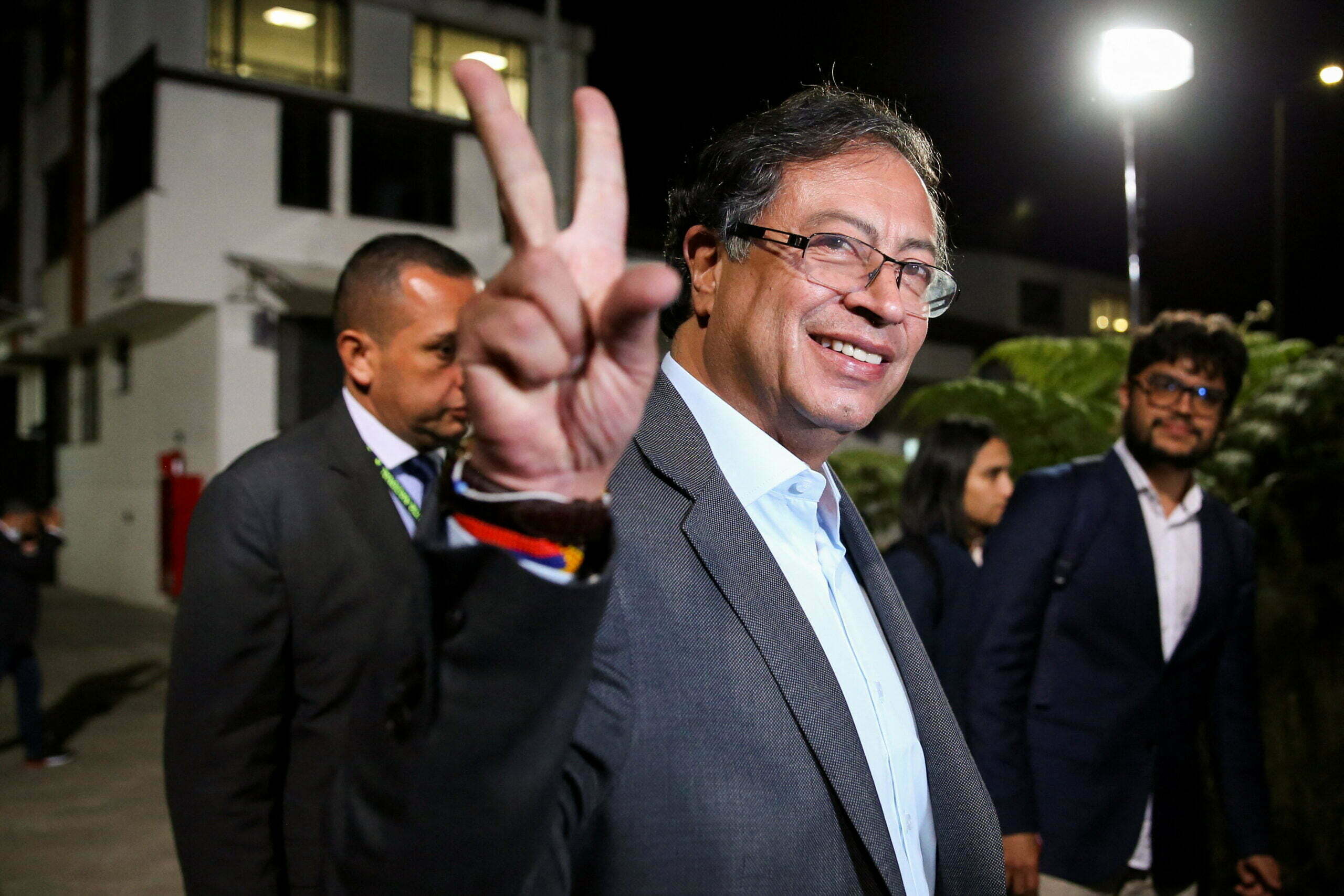 Colombia apuesta por presidente de izquierda