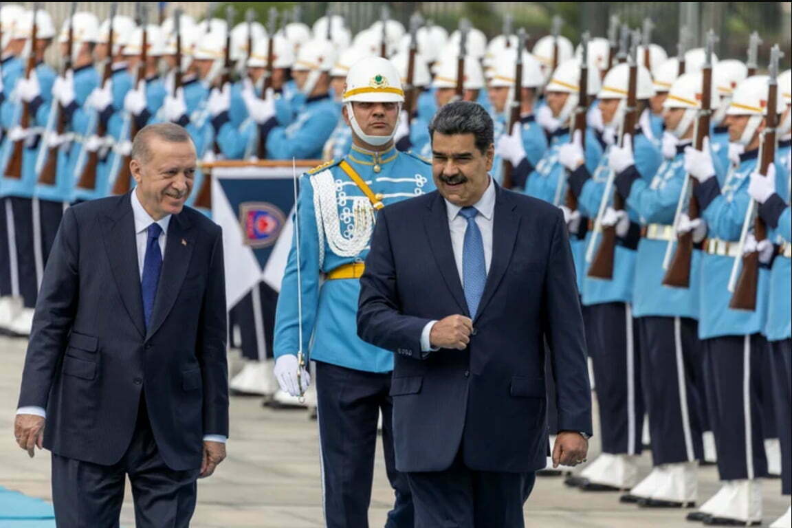 Maduro es recibido con ‘bombo y platillo’ en Turquia