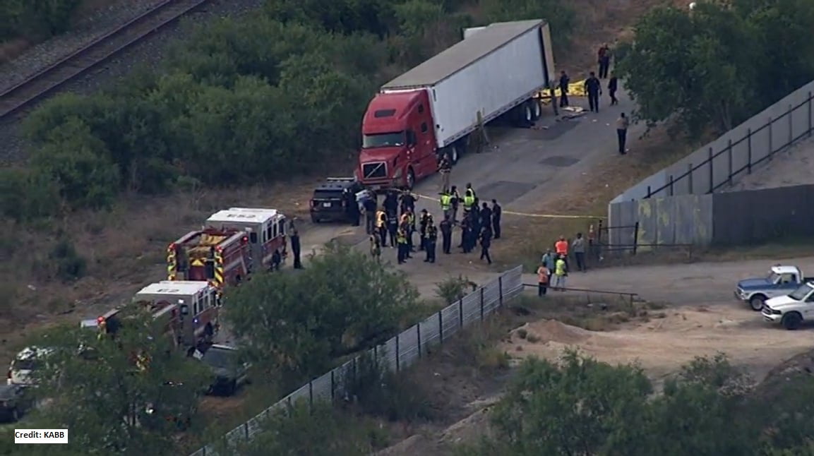 Saldo de migrantes muertos en camión en Texas asciende a 50