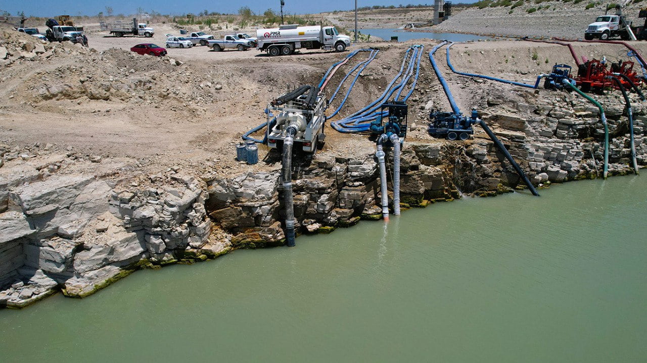 Siguen los trabajos de extracción de agua en Presa Cerro Prieto