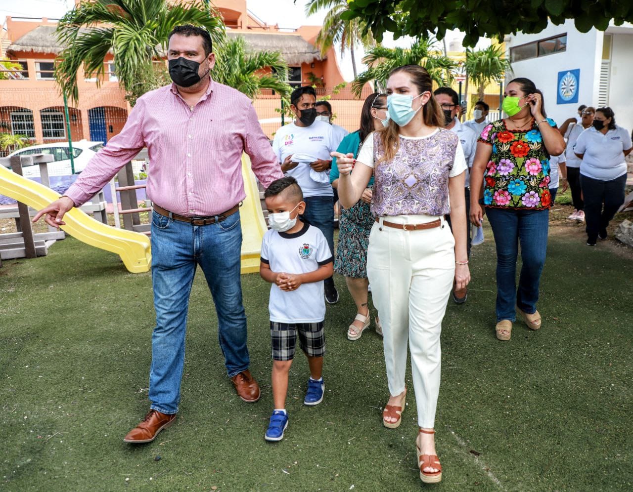Renuevan parque infantil para fomentar la familia en Isla Mujeres