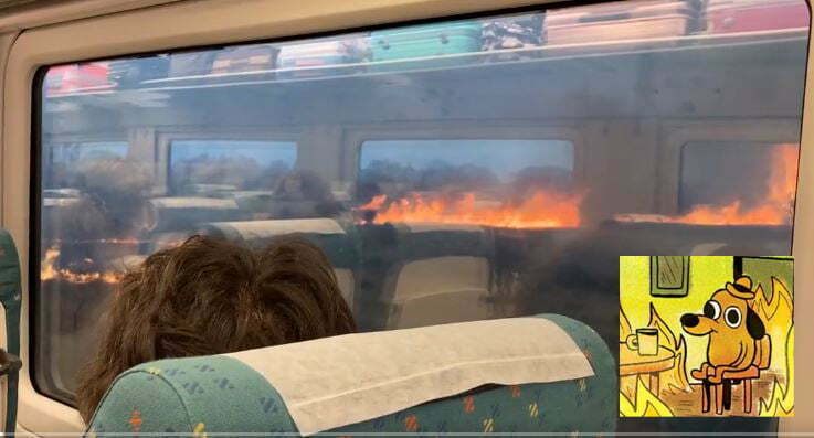 Graban momento en que su tren pasa junto a incendio forestal