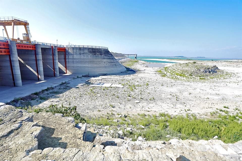 Crisis de agua en Nuevo León sigue empeorando: Una presa se secó