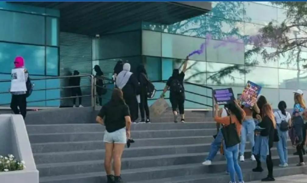 Protesta en Fiscalia de Nuevo León: Piden frenar feminicidios