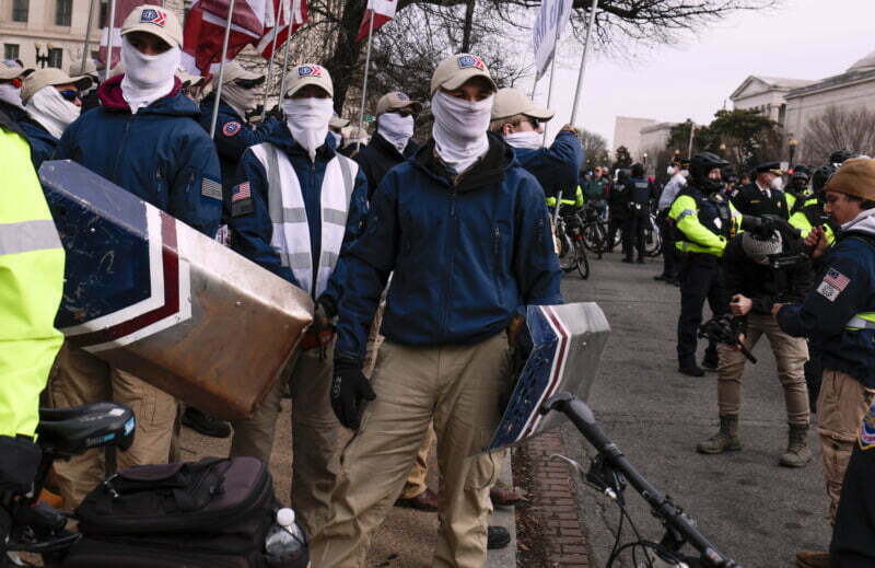 “Supremacistas” marchan en Boston; Alcaldesa condena el acto