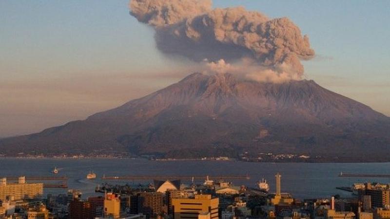 Alerta máxima en Japón ante erupción del Volcán Sakurajima