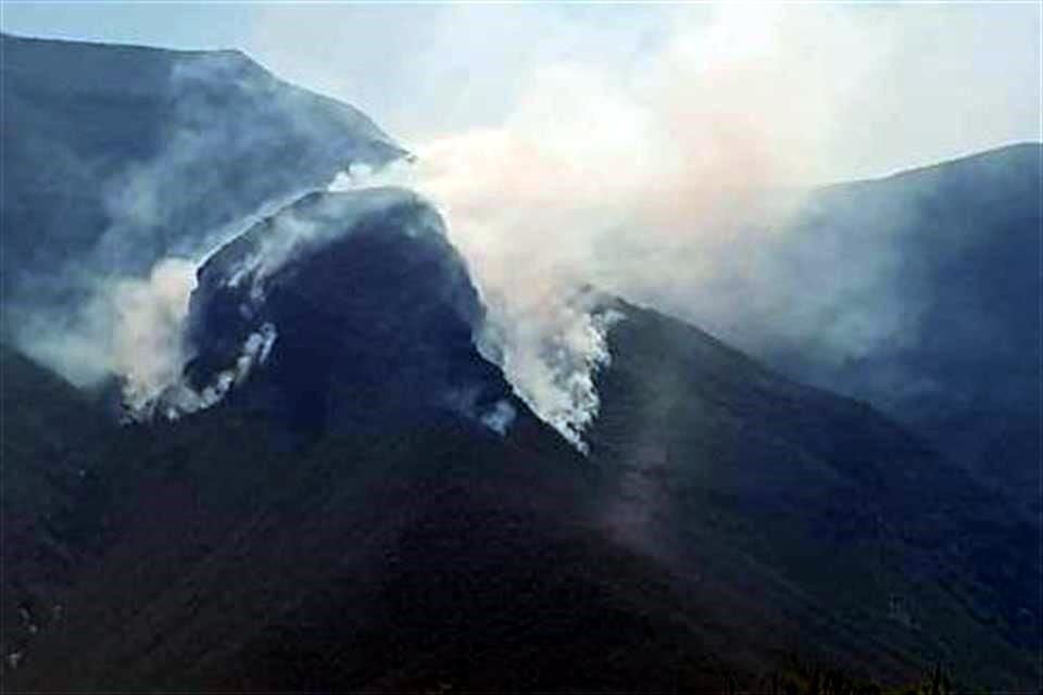 Incendio forestal en la Sierra de Gomas a afectado 23 ha