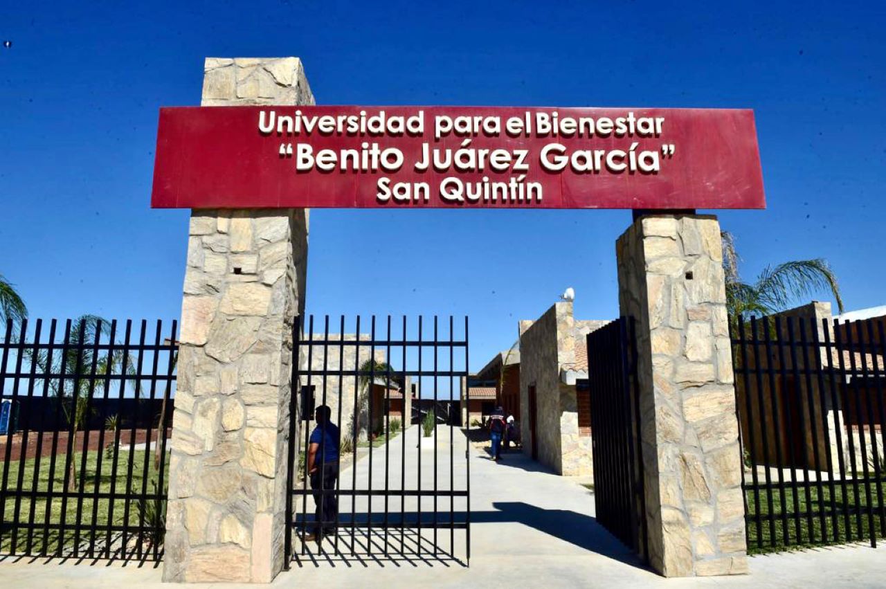 Egresados de Universidad del Bienestar tendrán plazas aseguradas