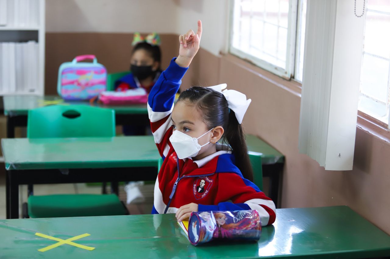 Eliminan el uso obligatorio de cubrebocas en escuelas de Nuevo León