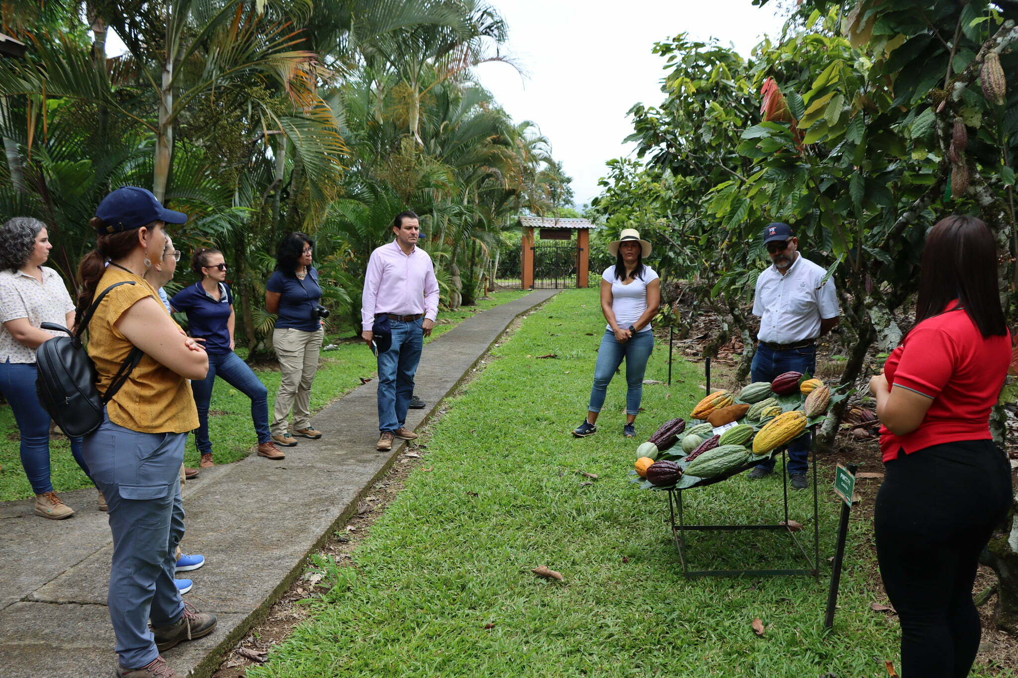 Semadet y Sader visita Centro agronómico de Costa Rica