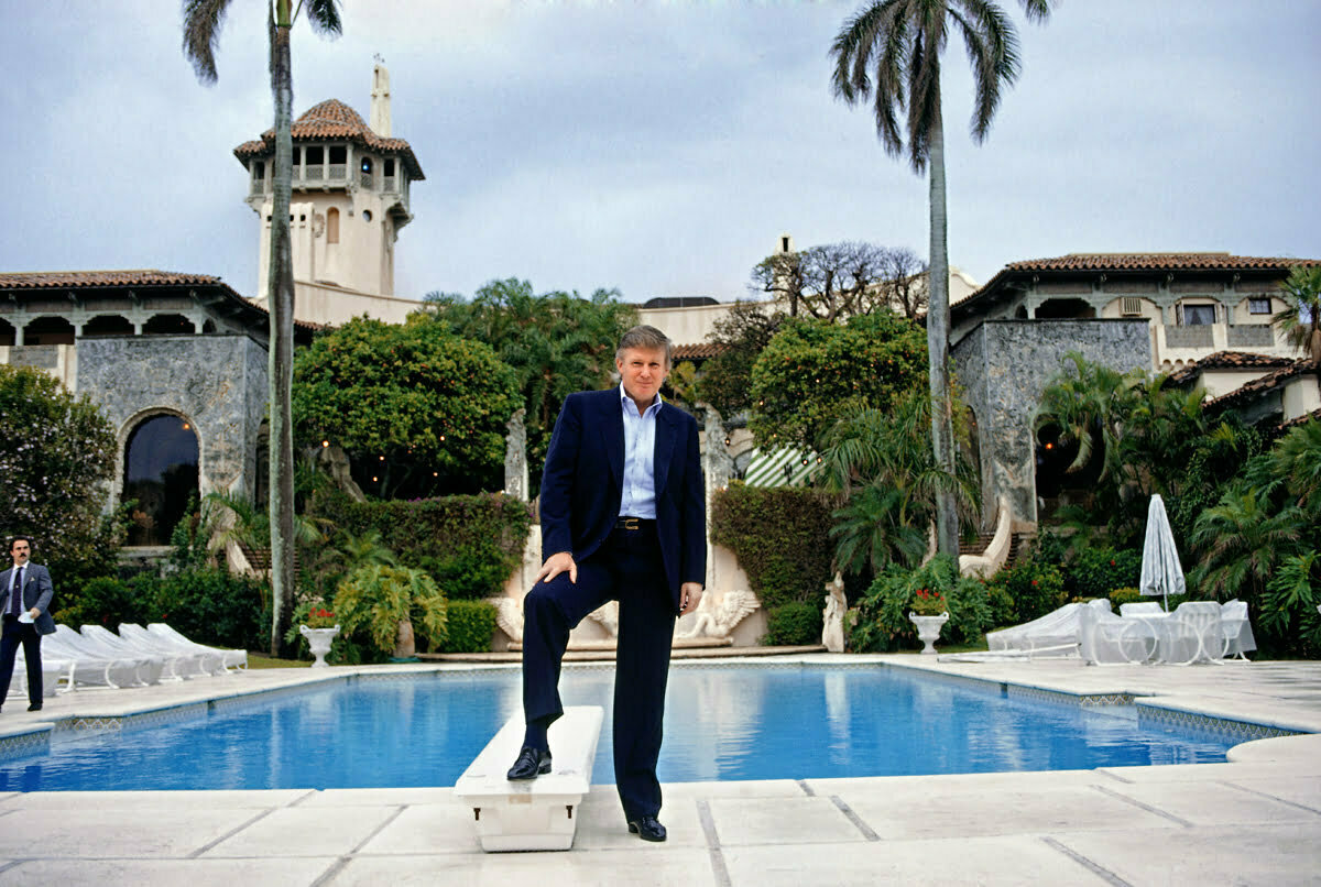 Trump afirma que el FBI allanó su casa en Palm Beach