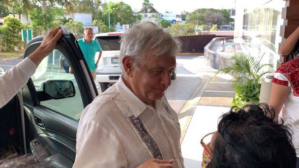 Realiza AMLO visita ‘relámpago’ a Chetumal