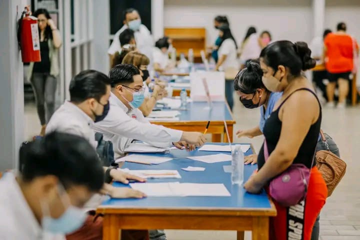 Más de 6 mil solicitudes para becas recibe la Dirección de Educación en BJ