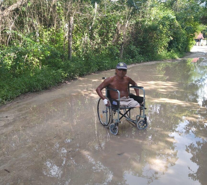 Denuncian vecinos que calle de Leona Vicario está intransitable