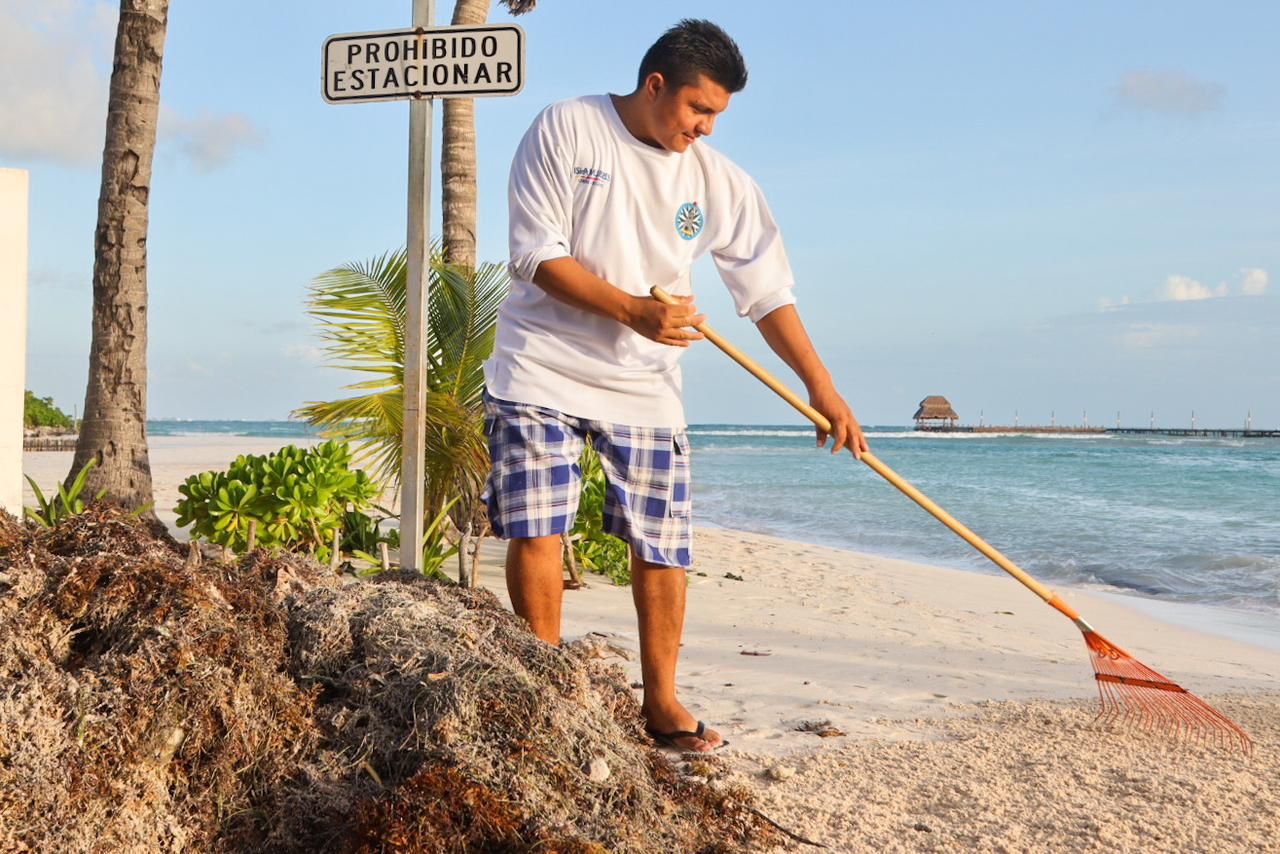 Fortalecen limpieza de playas en Isla Mujeres