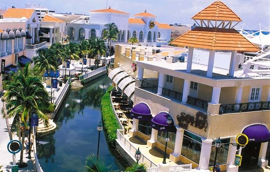 Solicitan 10 plazas comerciales conectarse al C5 en Cancún