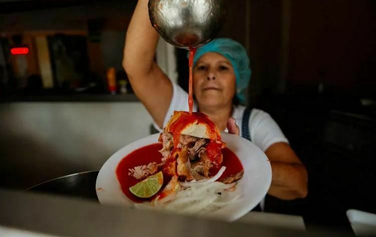 Por ‘Día de la torta ahogada’, alcalde de Guadalajara regalará 10 mil