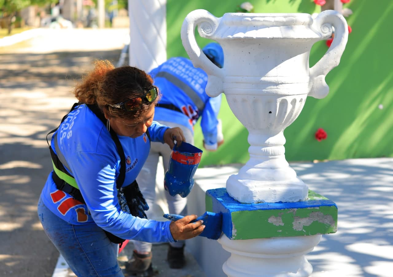 Alistan panteón municipal para Día de Muertos