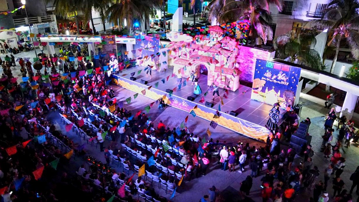 Isleños disfrutan del Festival Luz y Vida entre Vivos y Muertos en Isla Mujeres