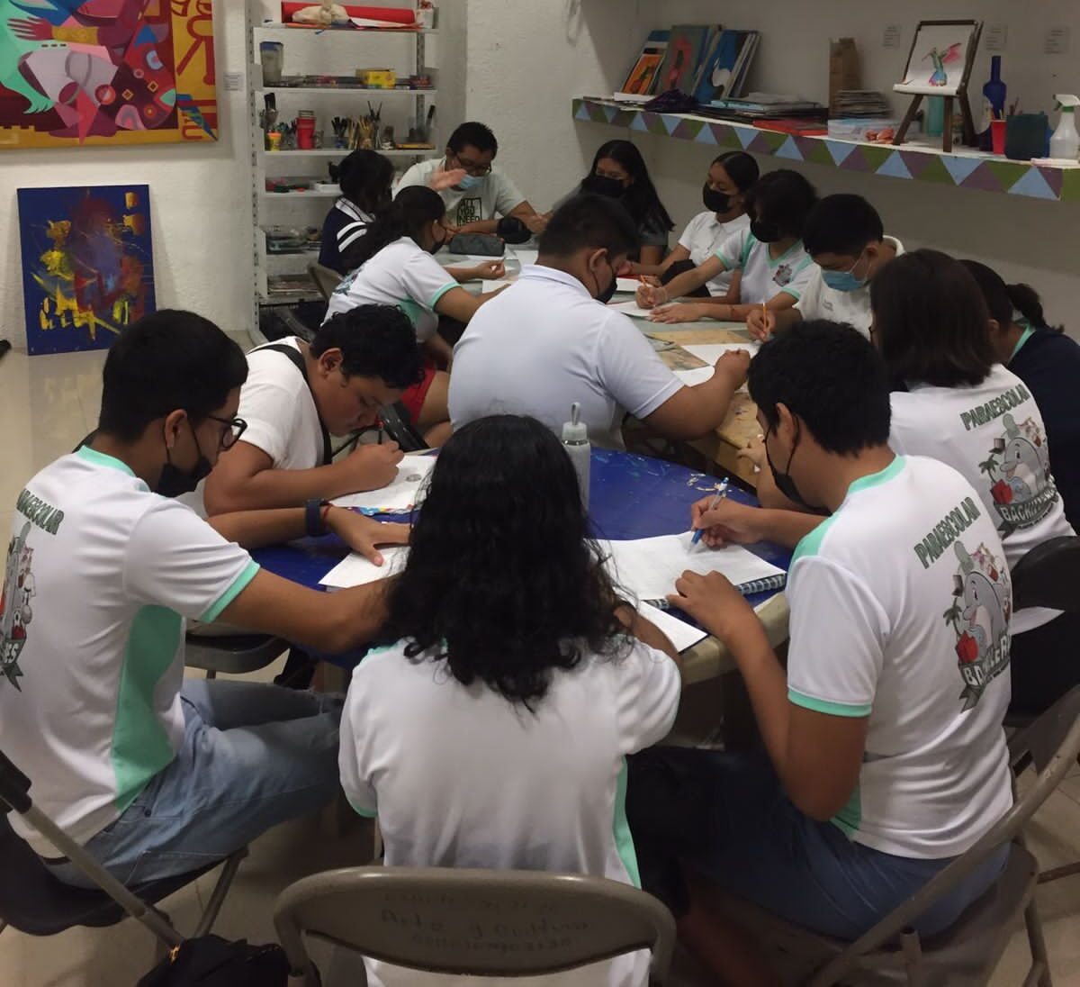 Atenea Gómez promueve la cultura entre la niñez y juventud isleña a través de la impartición de talleres