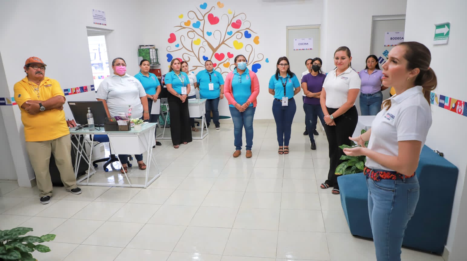 Extiende horarios de atención el Centro de la Mujer de la zona insular de Isla Mujeres