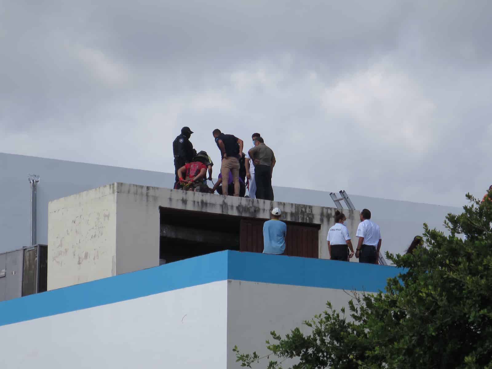 Logran poner a salvo a extranjero que intentó suicidarse en el Hospital General de Cancún