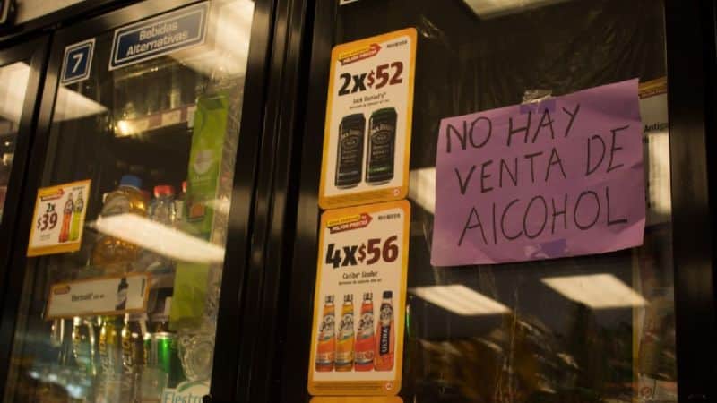 Pide SEFIPLAN denunciar venta ilegal de bebidas alcohólicas