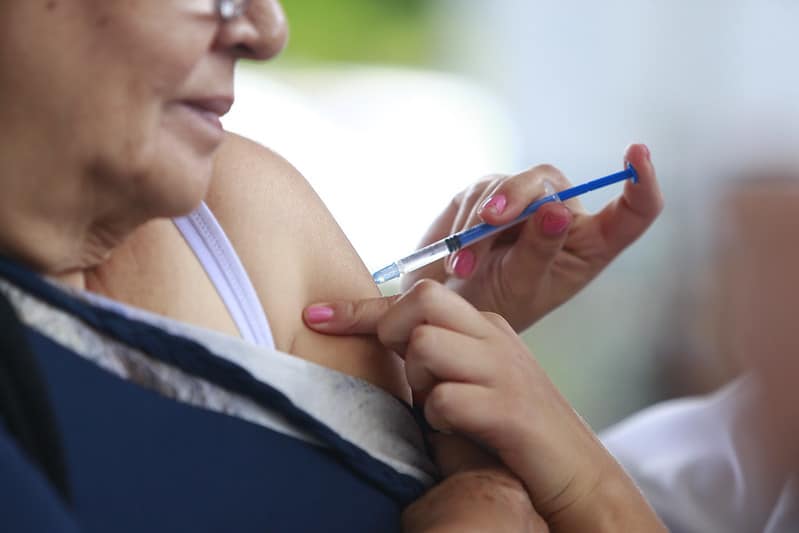 Avanza vacunación contra infuenza pese a temporada vacacional