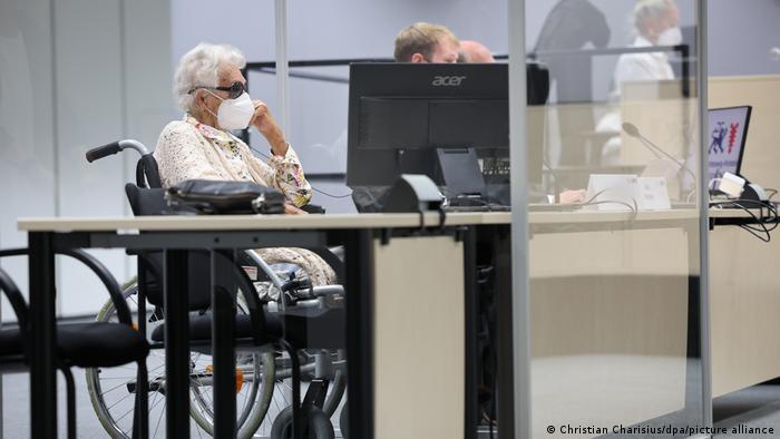 Condenan a mujer de 97 años por crímenes nazis de guerra