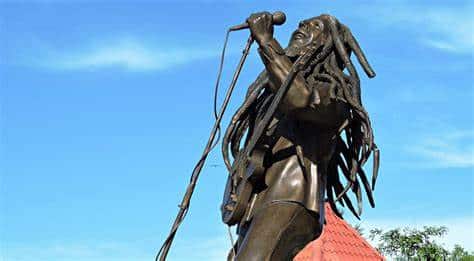 Investigan ‘desaparición’ de escultura a Bob Marley en Chetumal