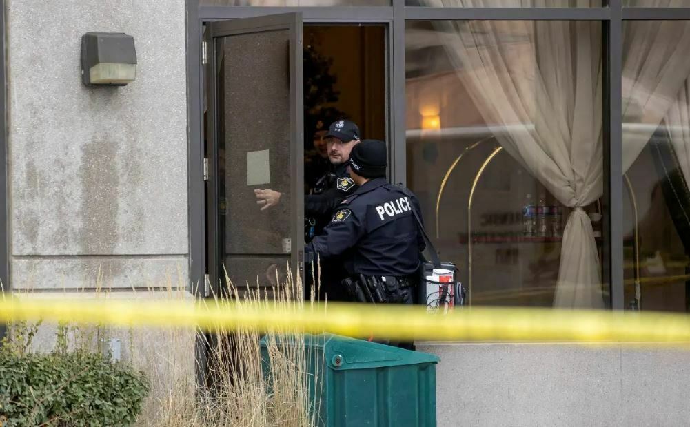 Niñas asesinan a vagabundo a puñaladas en Toronto