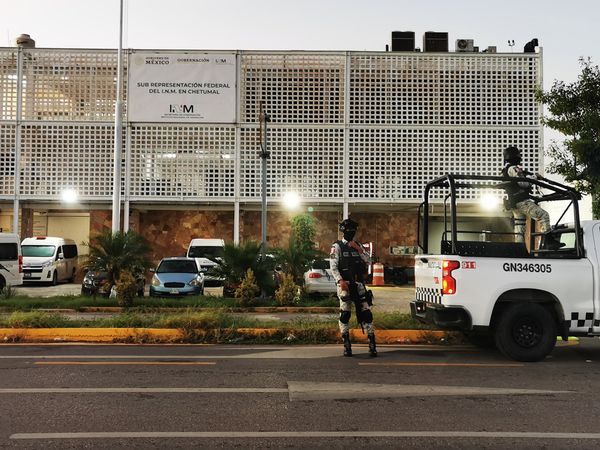 Trasladan a la Ciudad de México a indocumentados detenidos en Chetumal