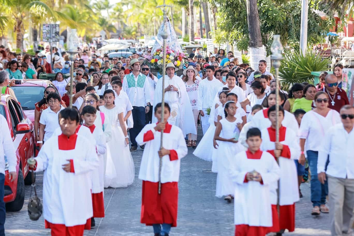 Celebran con fervor procesión de la virgen de la Inmaculada Concepción en Isla Mujeres