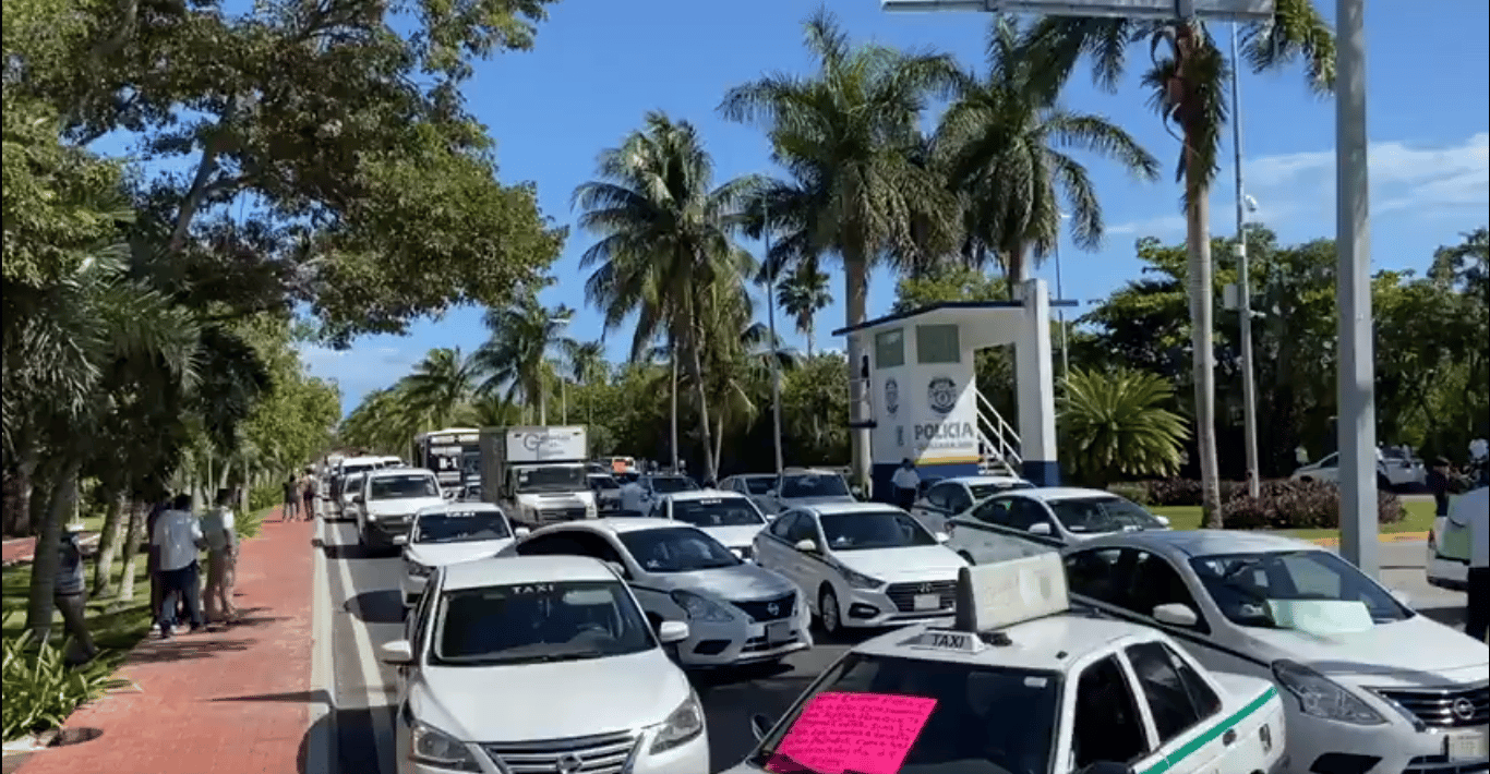 Interpone Ayuntamiento denuncias contra taxistas que bloquearon la zona hotelera de Cancún