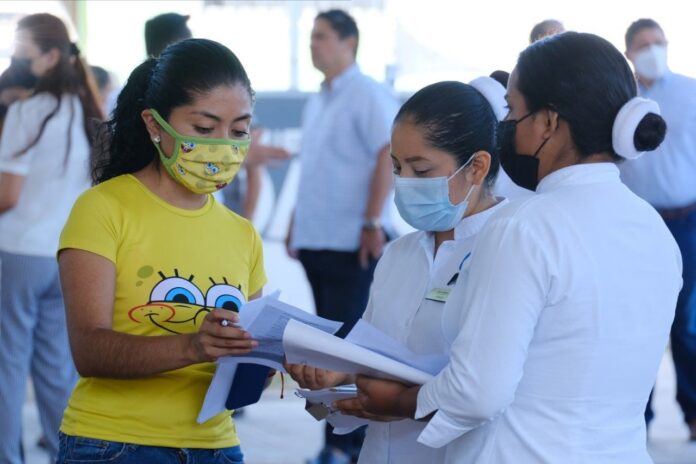 Lili Campos fortalece servicios de salud en Playa del Carmen