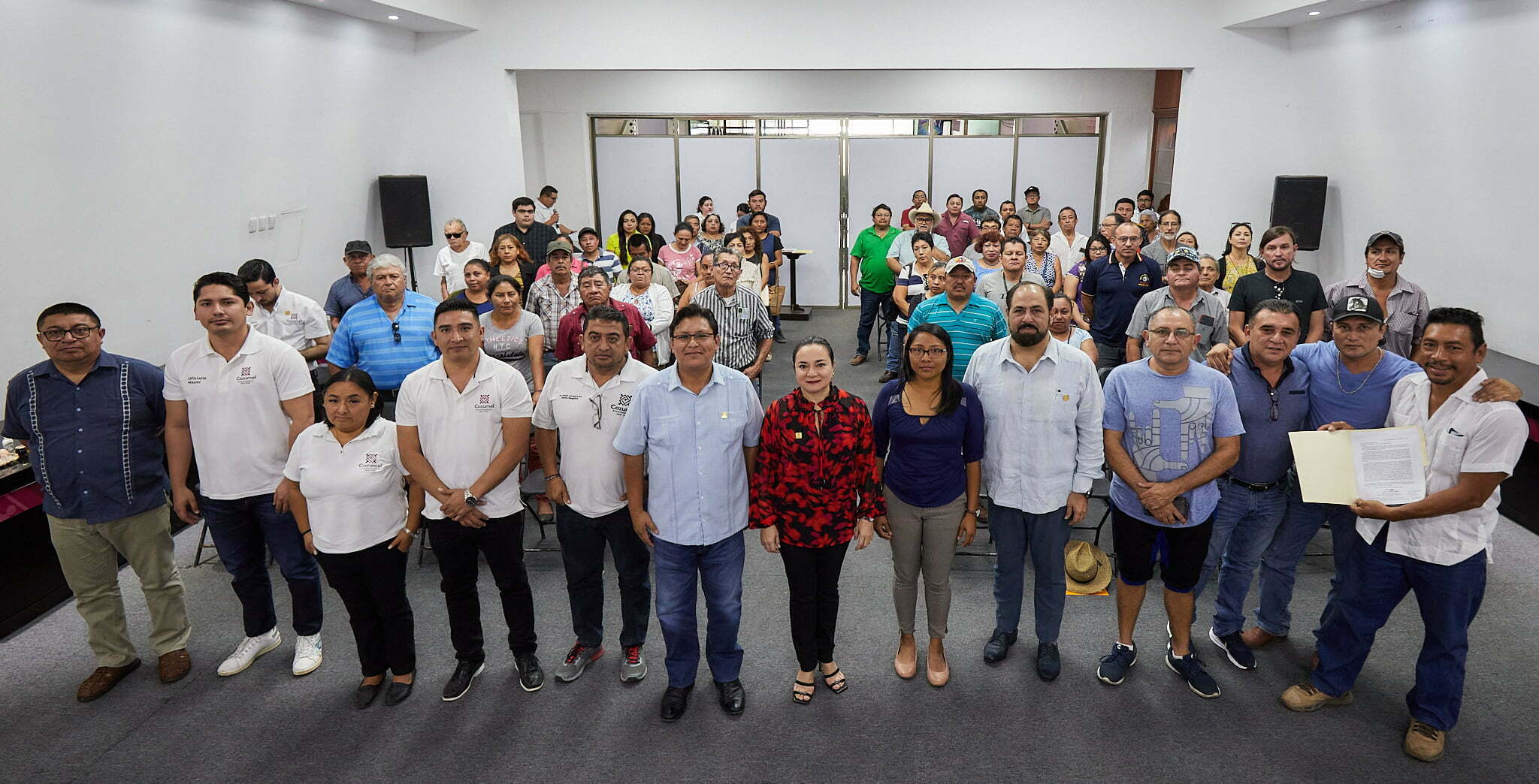 Juanita Alonso participa en encuentro de  productores pecuarios