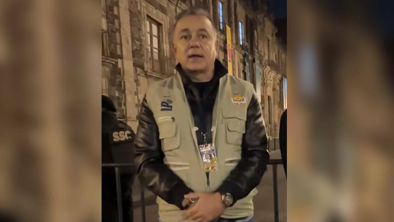 Carlos Mimenza se hace pasar por periodista para ingresar a la ‘Mañanera’
