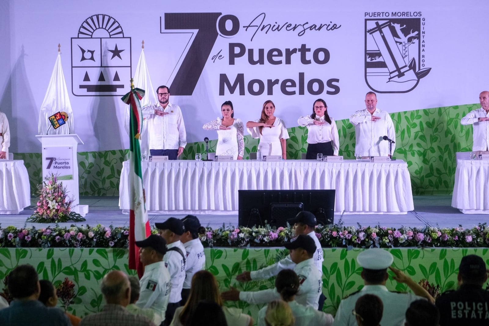Rinden homenaje a Puerto Morelos en su 7° aniversario