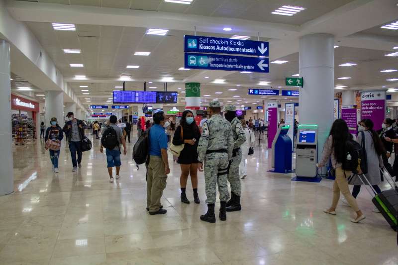 Desmienten maltrato a colombianos en el aeropuerto de Cancún