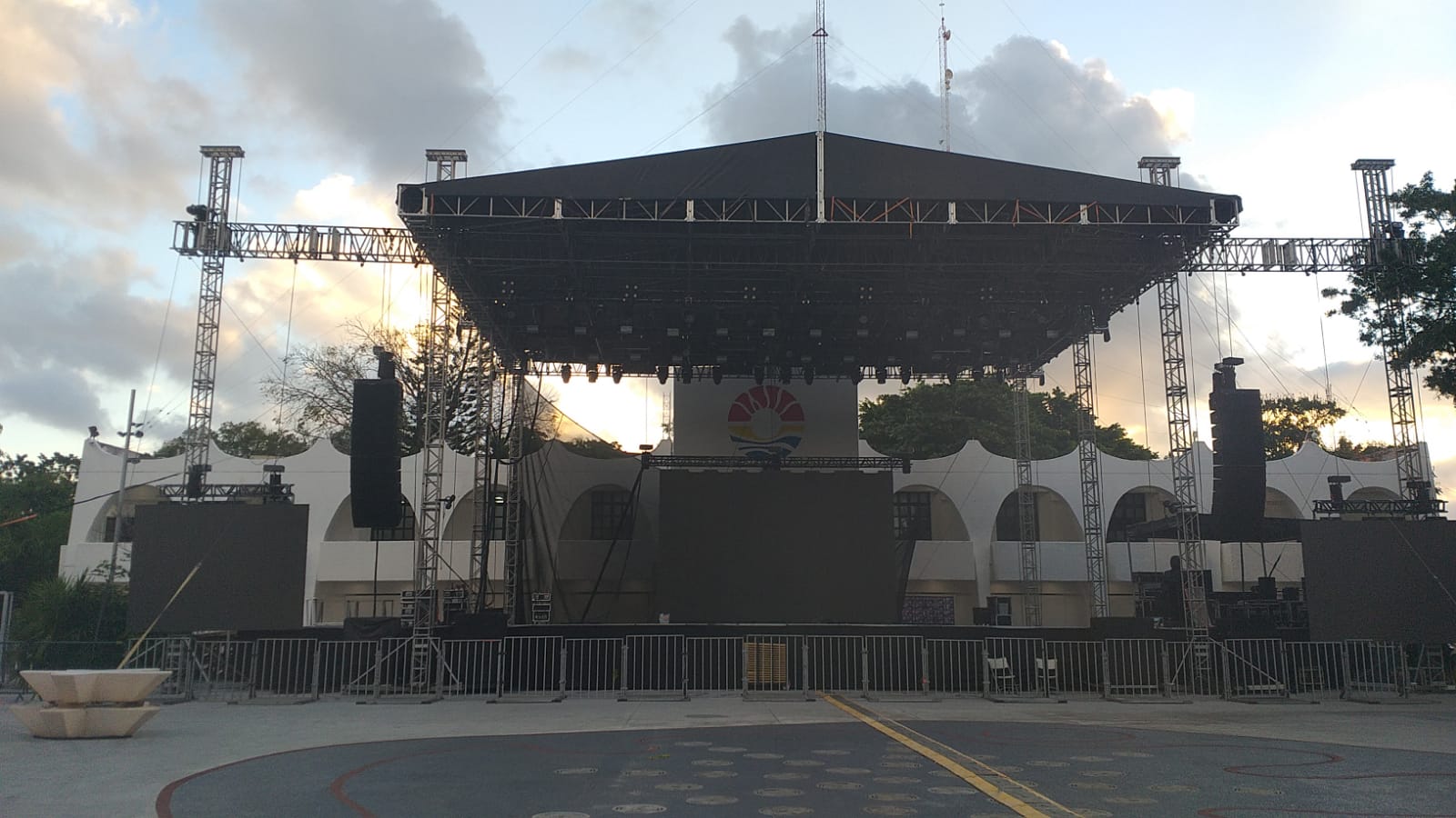 Listo, escenario para el Carnaval 2023 en Cancún