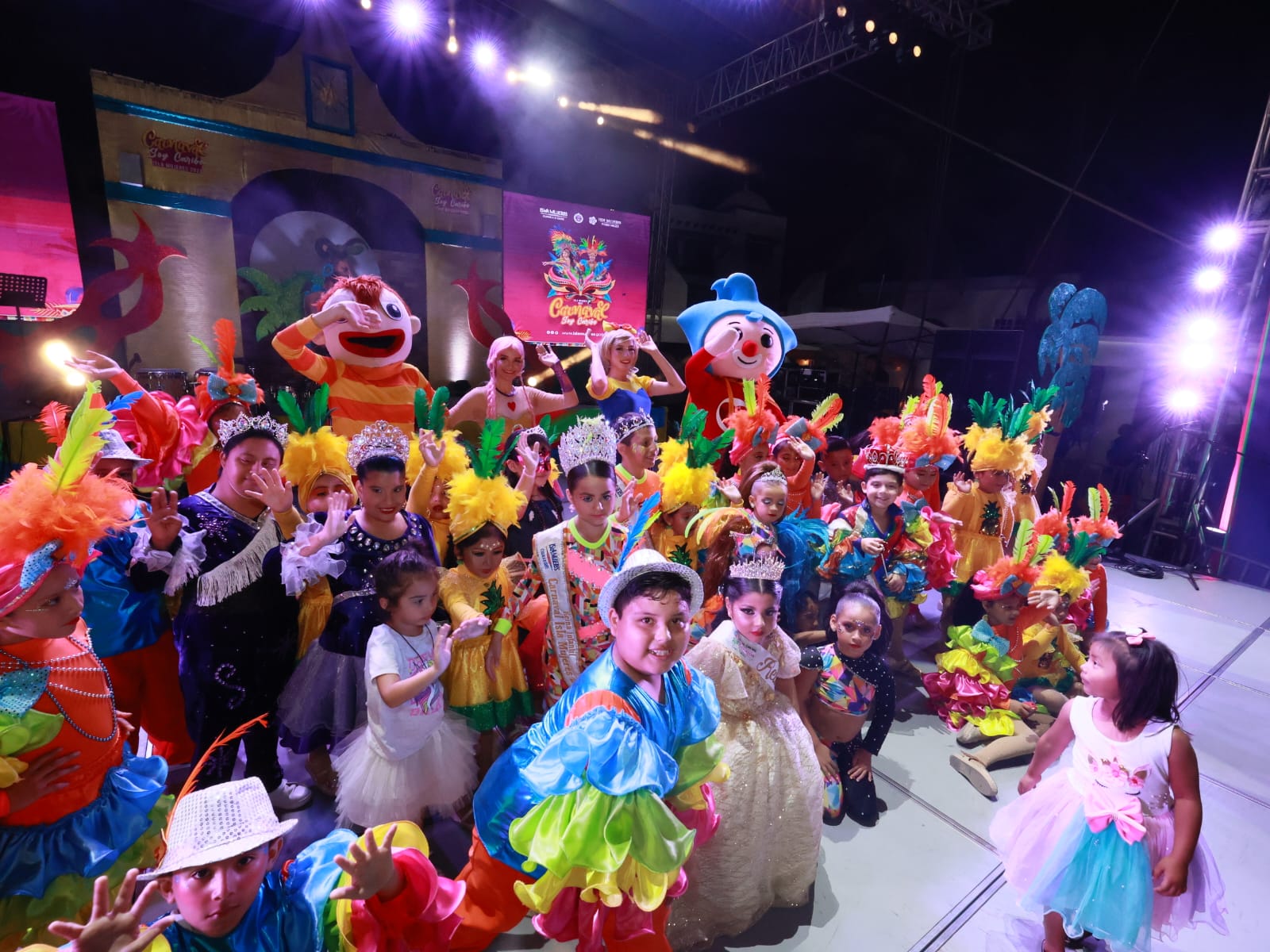 Viven Mágico y divertido Carnaval Infantil los más pequeños de la isla